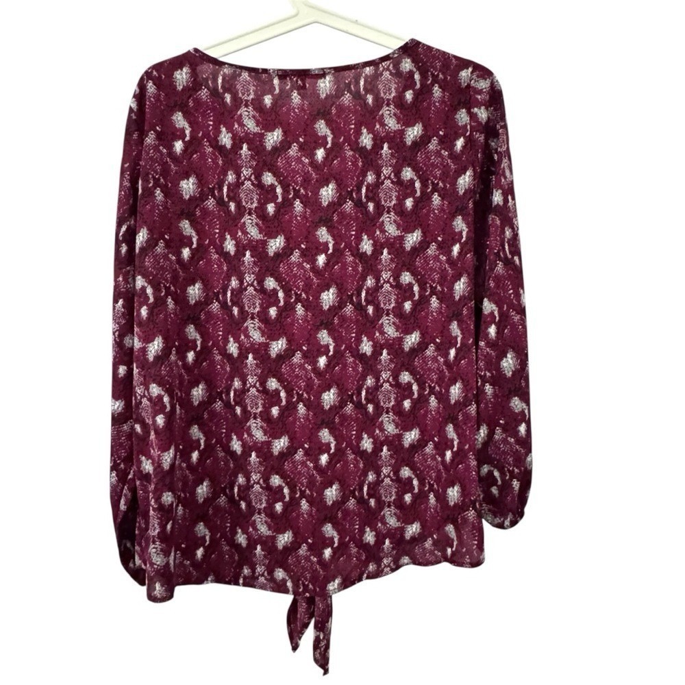 West Kei Burgundy Snakeskin Print Front Tie Long Sleeve Blouse Womens Medium - Picture 2 of 5